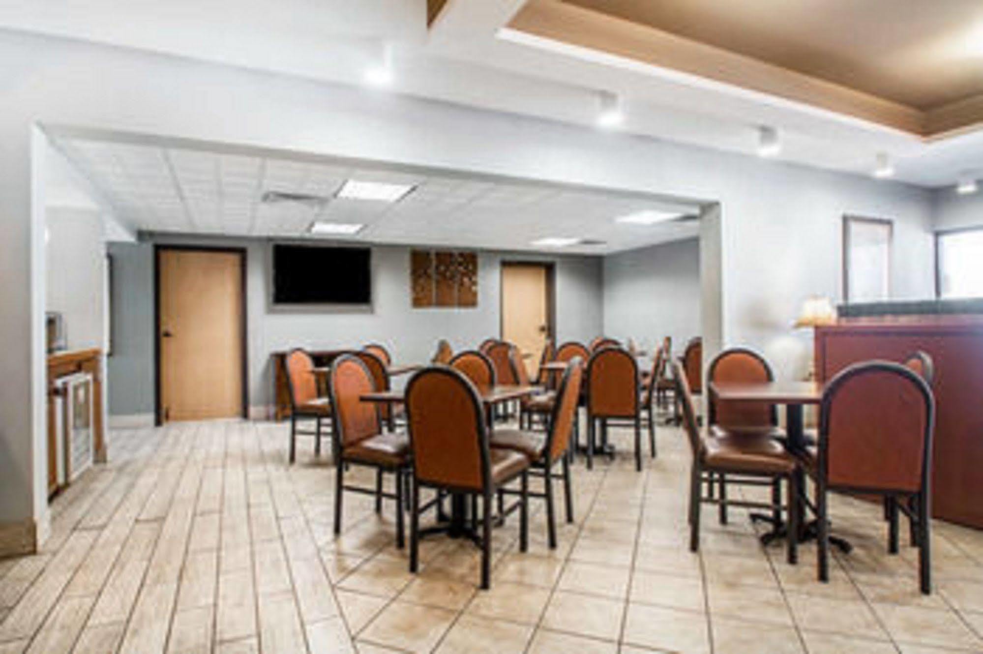 Quality Inn Us65 & E Battlefield Rd Springfield Exterior photo