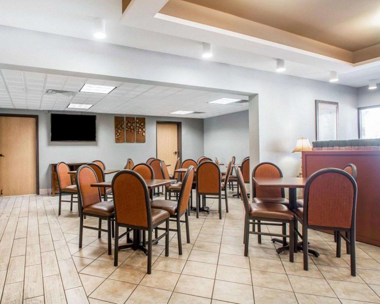 Quality Inn Us65 & E Battlefield Rd Springfield Exterior photo