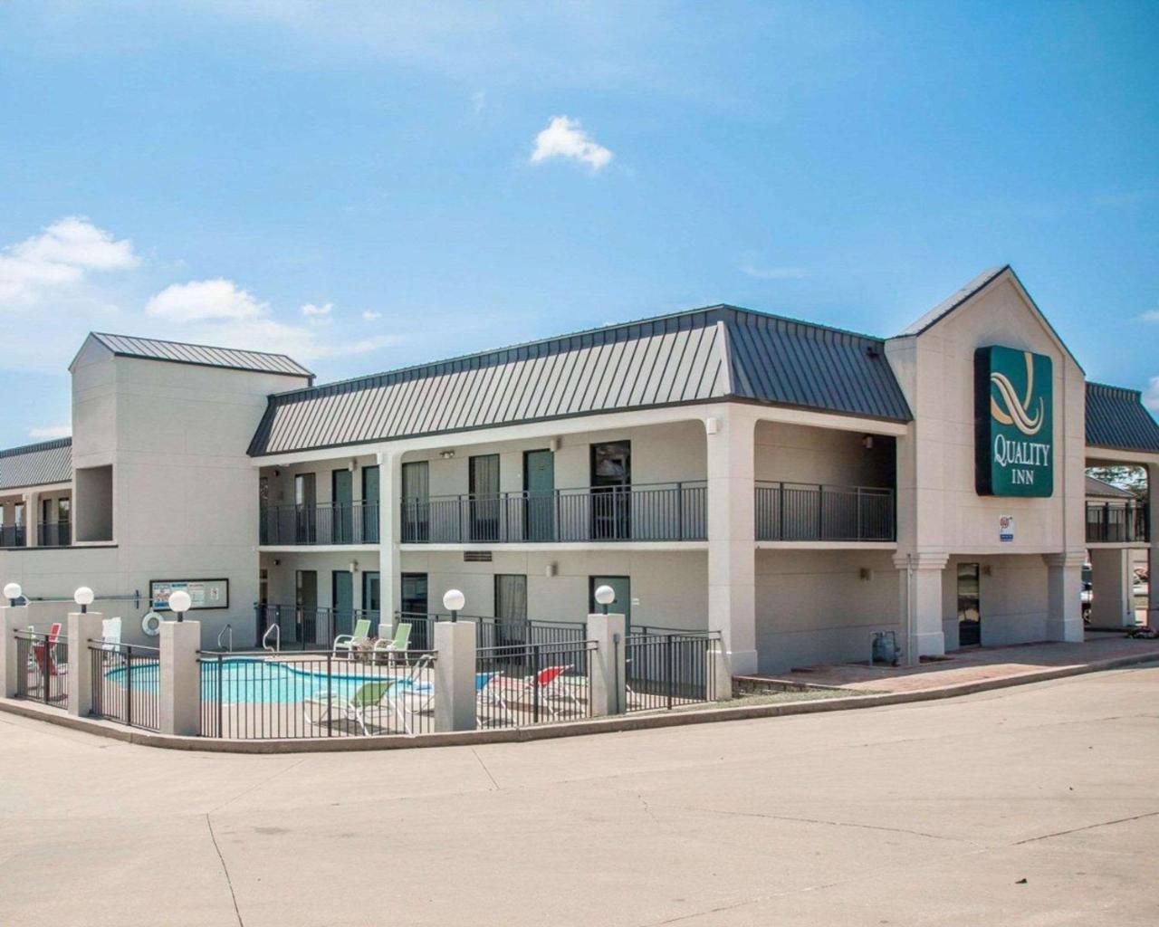 Quality Inn Us65 & E Battlefield Rd Springfield Exterior photo