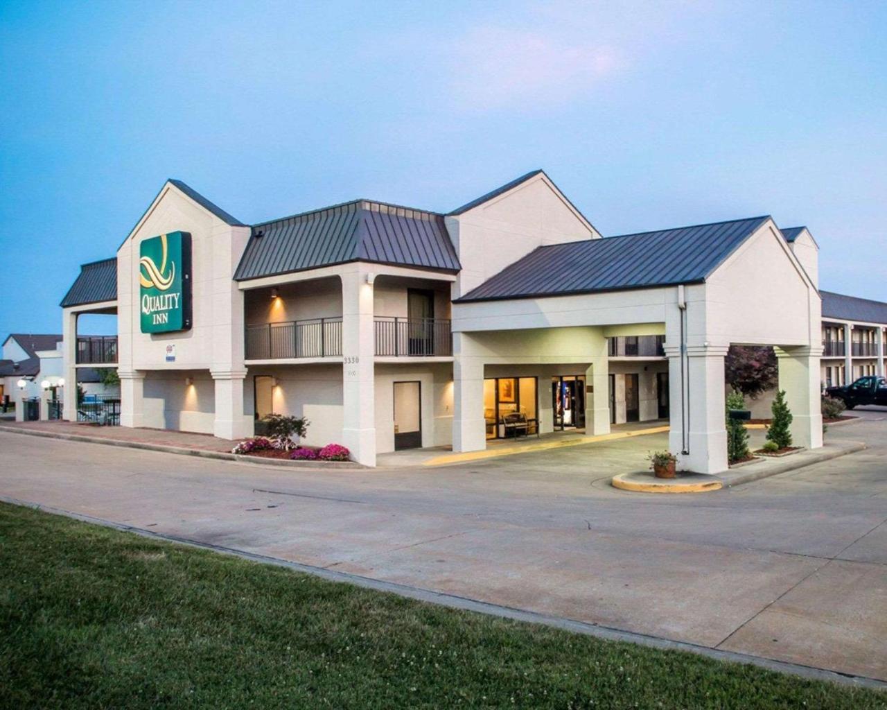 Quality Inn Us65 & E Battlefield Rd Springfield Exterior photo